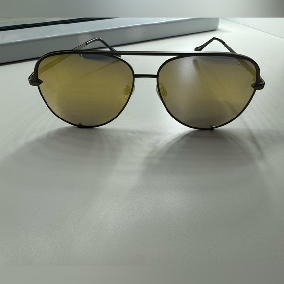 Quay High Key Sunglasses - Picture 1 of 3